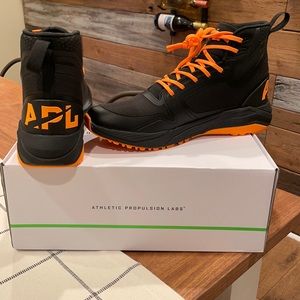 APL Men’s Techloom Defender 10.5 - Black & Orange